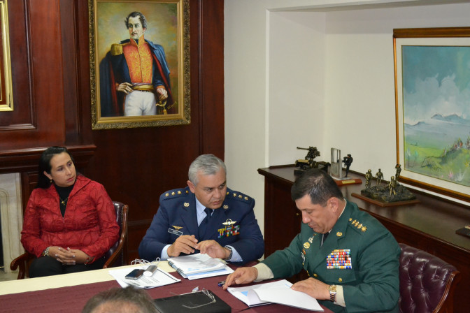 presentacion-al-comandante-gral-FF-MM-2.jpg
