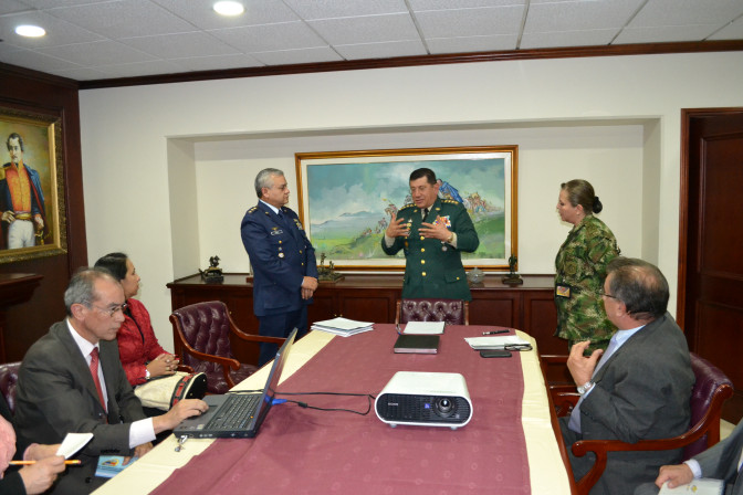 presentacion-al-comandante-gral-FF-MM-6.jpg