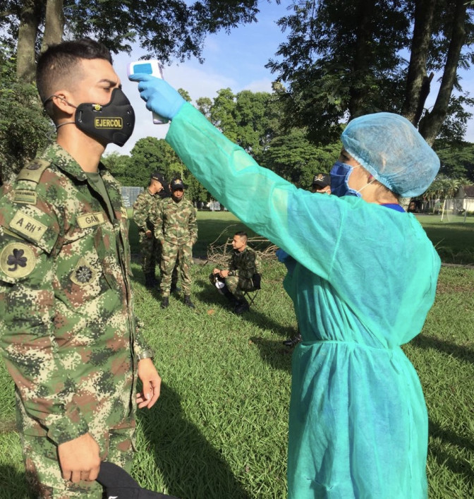 Equipos de Reacción Inmediata de Sanidad del Ejército refuerzan las medidas de contención contra la 