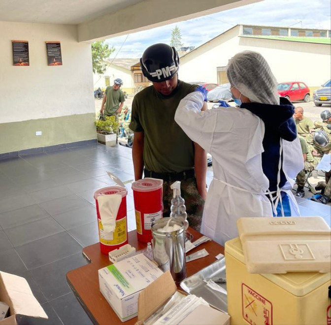 Por nuestros soldados realizamos jornadas de vacunación en Bogotá