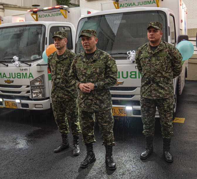 Nuevas ambulancias refuerzan el sistema de salud del Ejército Nacional