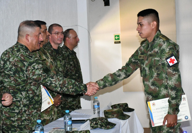 Socorristas militares en el oriente colombiano