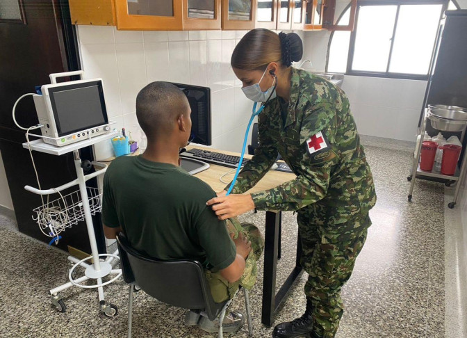 Mujeres en sanidad militar: pilar esencial en la salud del Ejército