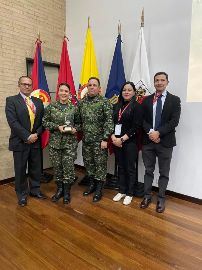 Grupo de Investigación de la Dirección de Sanidad del Ejército obtiene máximo reconocimiento en encu