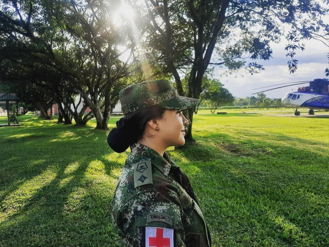 Mujer militar de Sanidad en Putumayo