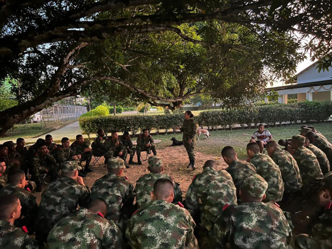 Capacitación de Psicología militar en Larandia #PorNuestrosSoldados