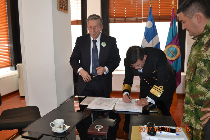 FEB-01-17-FIRMA-CONVENIO-CON-HOMIC-18.jpg